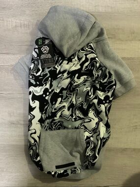 Canada Pooch size 24 Glow in the dark dog hoodie